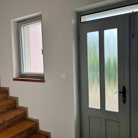 Franko Spacious House With A Pool Hébergement de vacances *