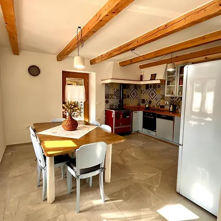 Franko Spacious House With A Pool Obrov