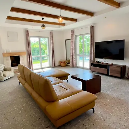 Feriehus Franko Spacious House With A Pool *