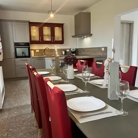 Franko Spacious House With A Pool Obrov