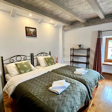 Franko Spacious House With A Pool Hébergement de vacances *