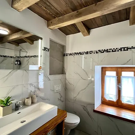 Hébergement de vacances Franko Spacious House With A Pool *