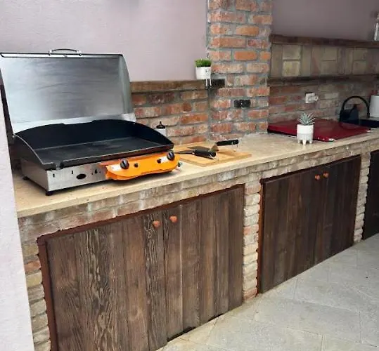 Franko Spacious House With A Pool