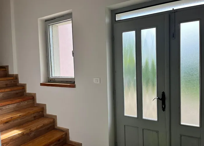 Franko Spacious House With A Pool Vakantiehuis *