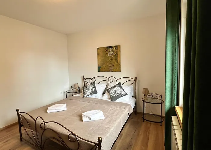 Vakantiehuis Franko Spacious House With A Pool