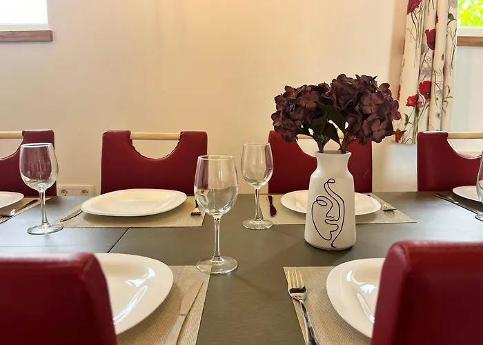 Franko Spacious House With A Pool Casa vacanze *