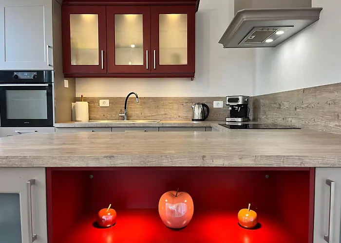 Vakantiehuis Franko Spacious House With A Pool Obrov