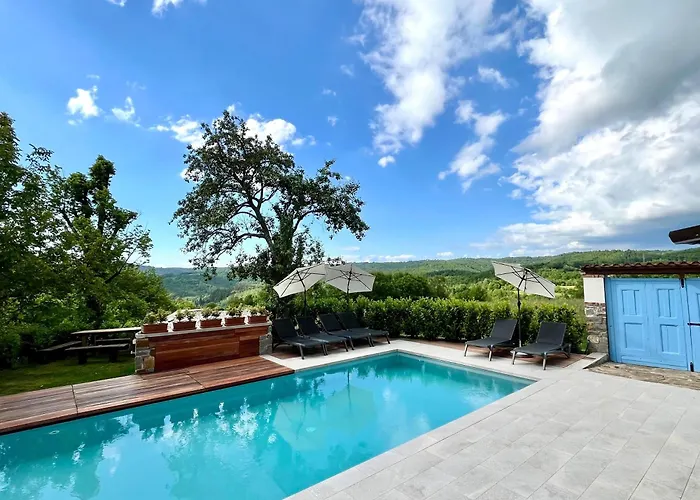 Franko Spacious House With A Pool Casa vacanze *