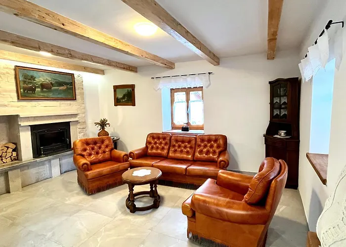 Franko Spacious House With A Pool Casa vacanze *