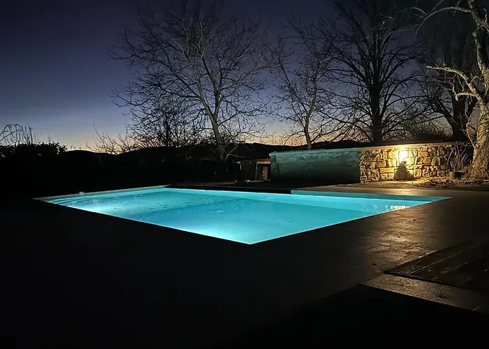 Franko Spacious House With A Pool * Obrov